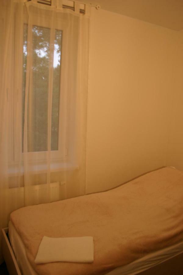 Noclegi Piastow Extérieur photo